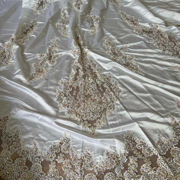 Vintage 1980s Pearl Beaded Wedding Gown | Basque Waist | Cathedral Train - Picture 14 of 16